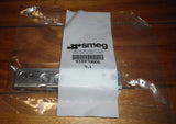 Omega OF901XA, Smeg SA9065XNG Oven Door Hinge Support Bracket - Part # 935970006